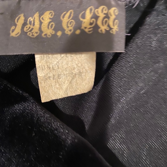 Ladies black velvet jumpsuit 3/4 sleeves size 3/4 - Picture 7 of 8